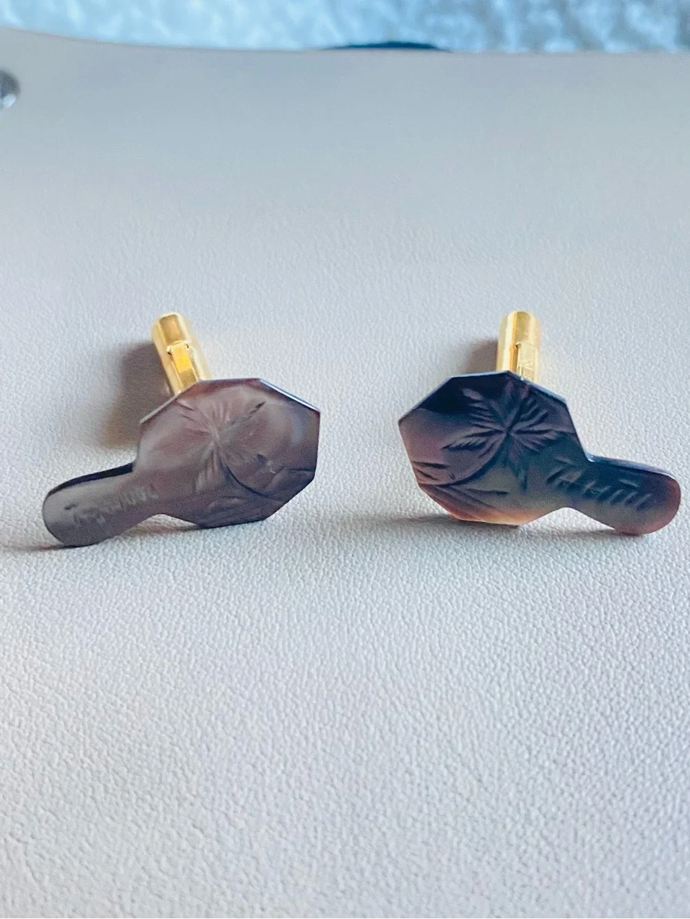 Set-Vintage Tahitian Black Mother Of Pearl Cufflinks Men’s Hand Carved Hawaiian